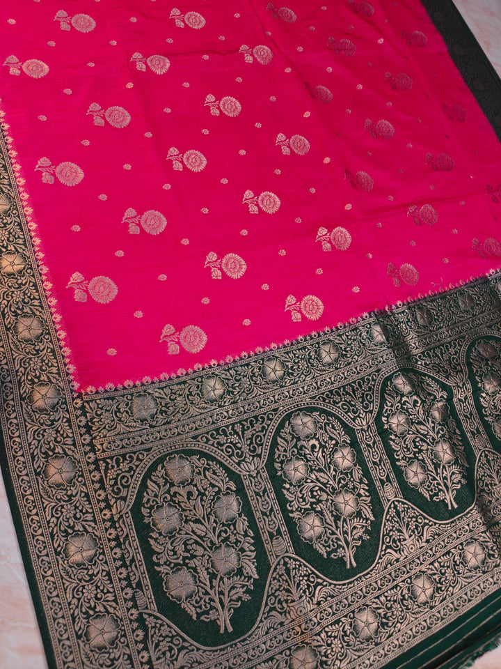 SOFT MATKA LINEN IN PINK WITH BOTTLE GREEN BORDER