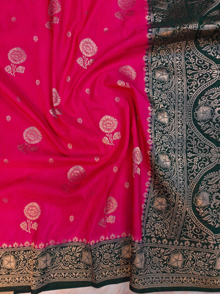 SOFT MATKA LINEN IN PINK WITH BOTTLE GREEN BORDER