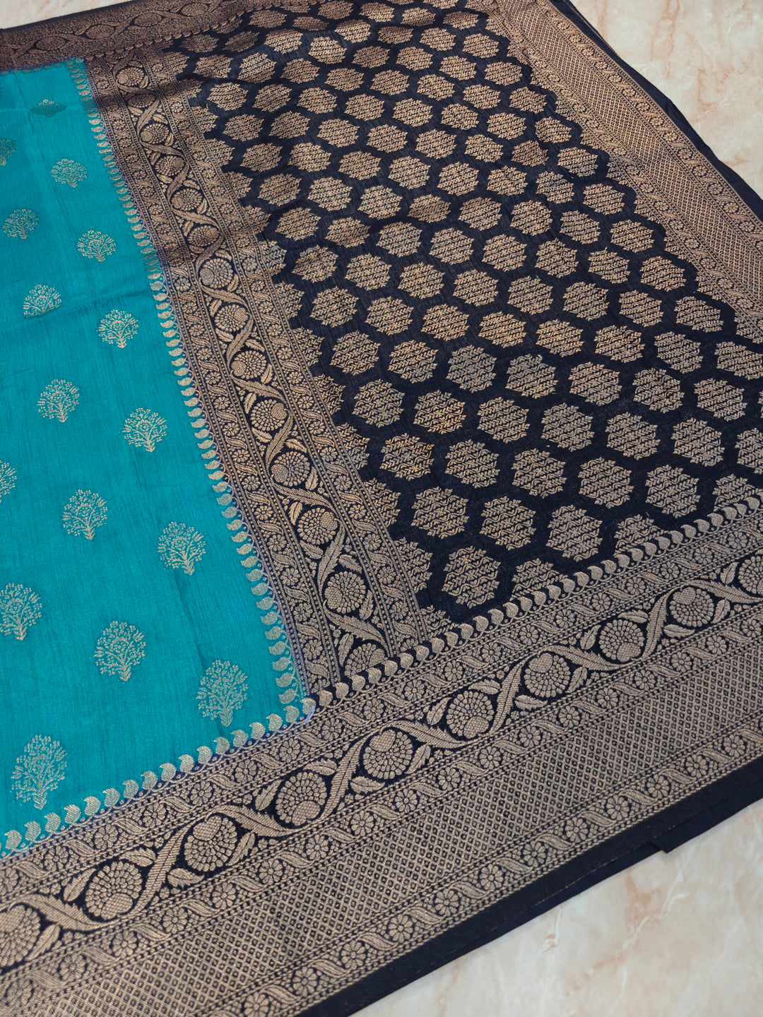 SOFT MATKA LINEN IN CORAL BLUE WITH NAVY BLUE BORDER