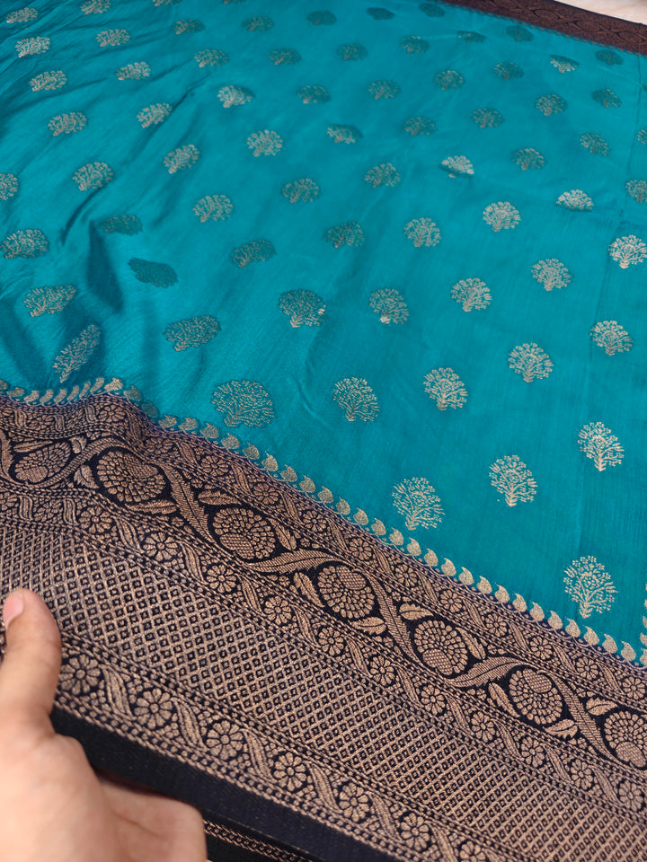 SOFT MATKA LINEN IN CORAL BLUE WITH NAVY BLUE BORDER