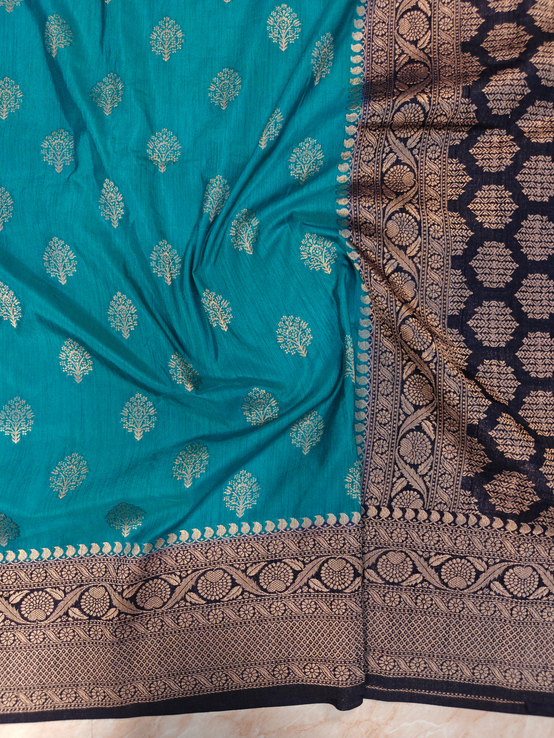 SOFT MATKA LINEN IN CORAL BLUE WITH NAVY BLUE BORDER