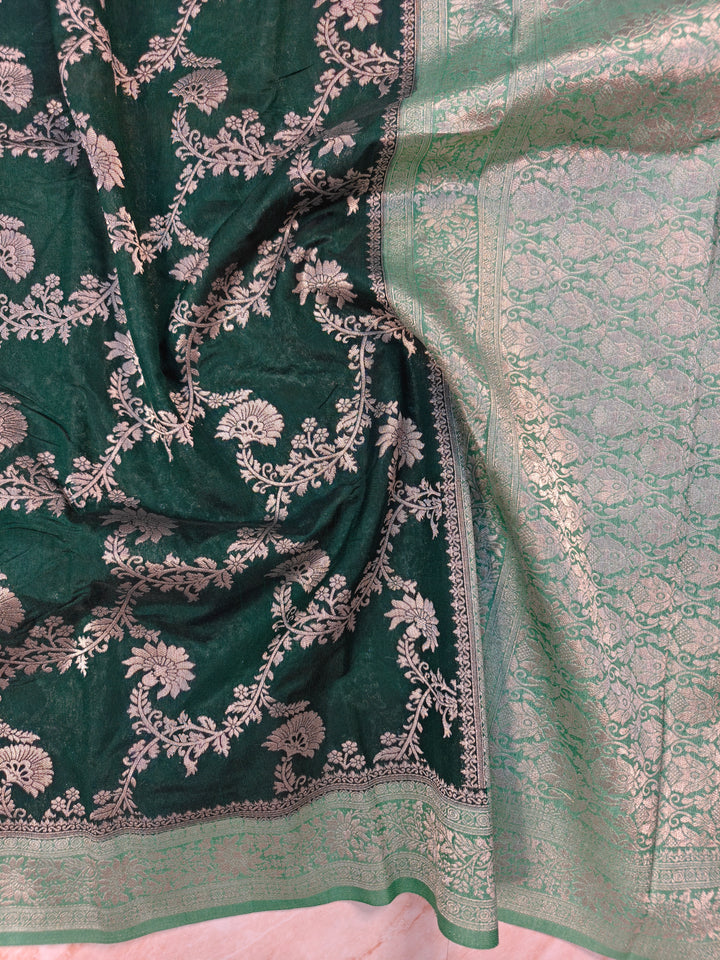 PAPER SILK IN BOTTLEGREEN COLOUR WITH PISTA GREEN BORDER