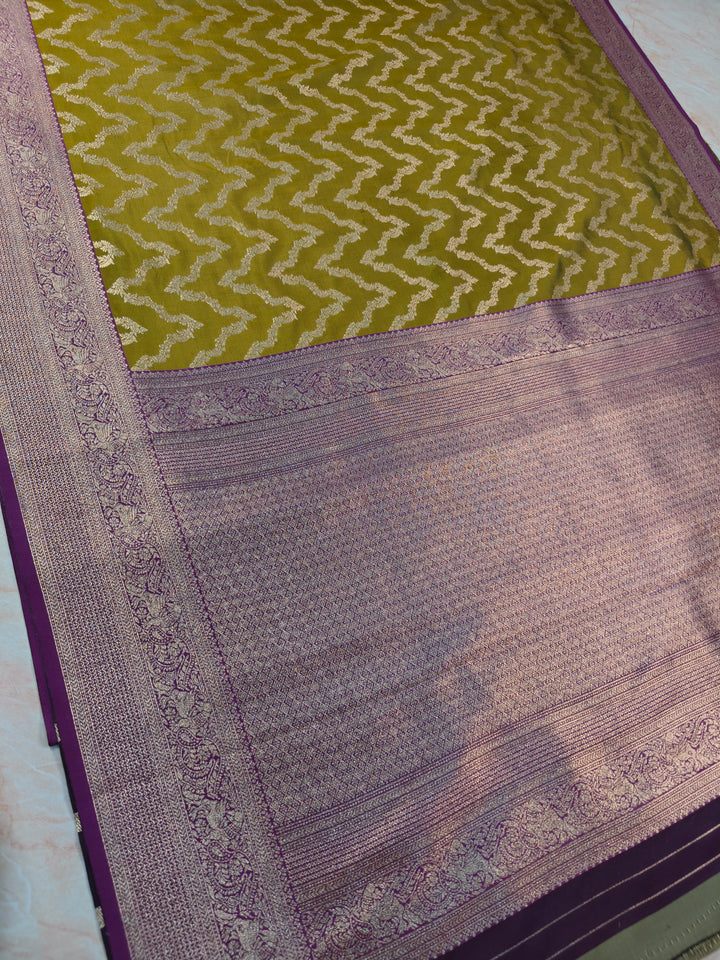 BANARASI KATAN SILK IN MEHENDI GREEN WITH MAGENTA BORDER