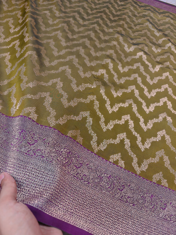 BANARASI KATAN SILK IN MEHENDI GREEN WITH MAGENTA BORDER
