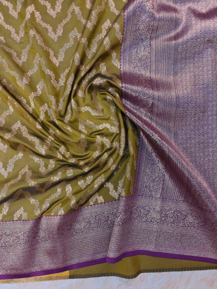 BANARASI KATAN SILK IN MEHENDI GREEN WITH MAGENTA BORDER