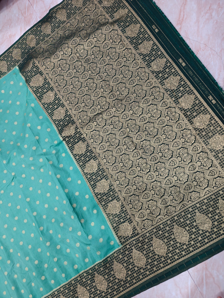 CREPE GEORGETTE IN SEA GREEN WITH  BOTTLE GREEN BORDER