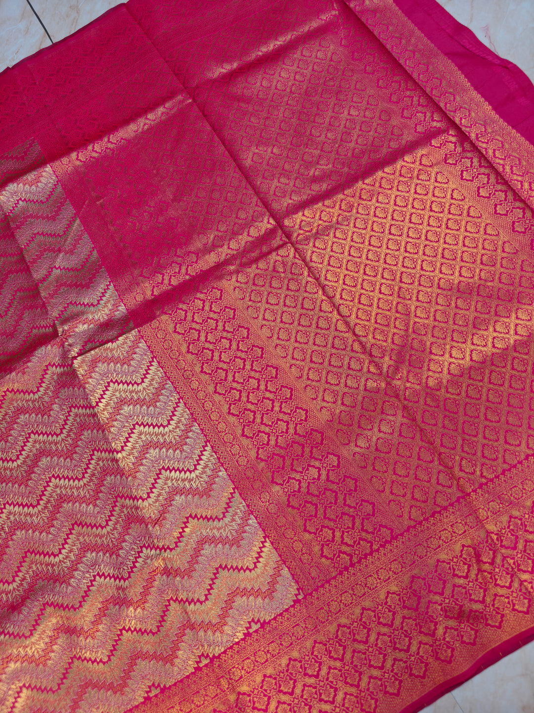 DHARMAVARAM TISU IN RANI AND GOLD FUSION WITH HORIZONTAL DESIGNS