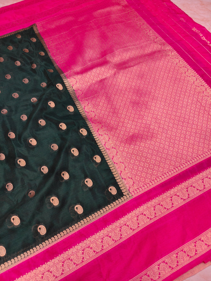 KHADDI GEROGETTE IN BOTTLE GREEN WITH RANI BORDER