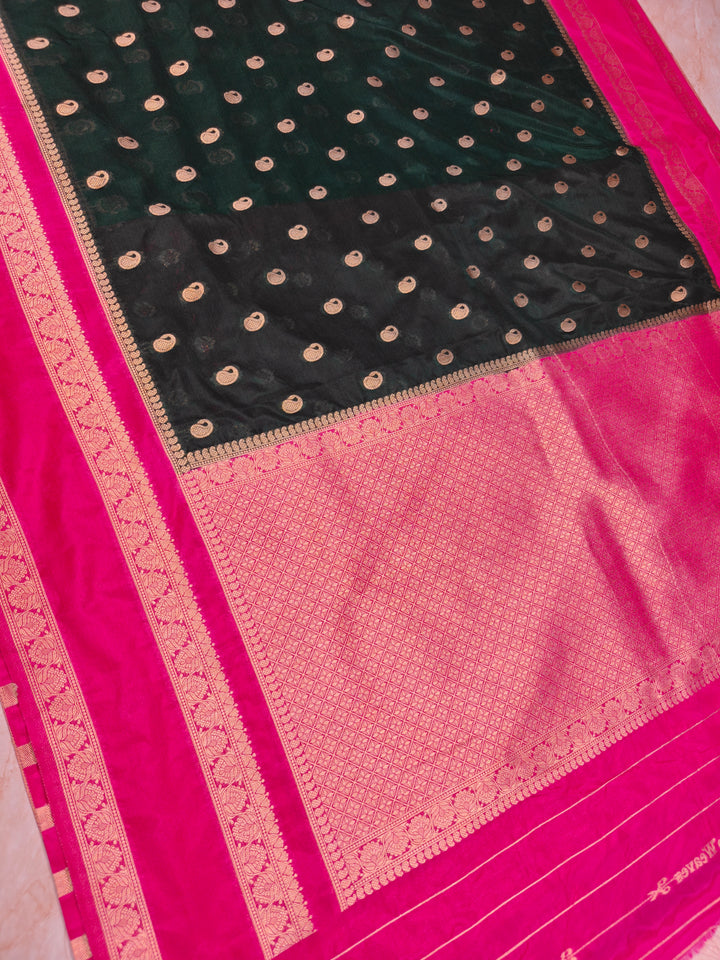 KHADDI GEROGETTE IN BOTTLE GREEN WITH RANI BORDER