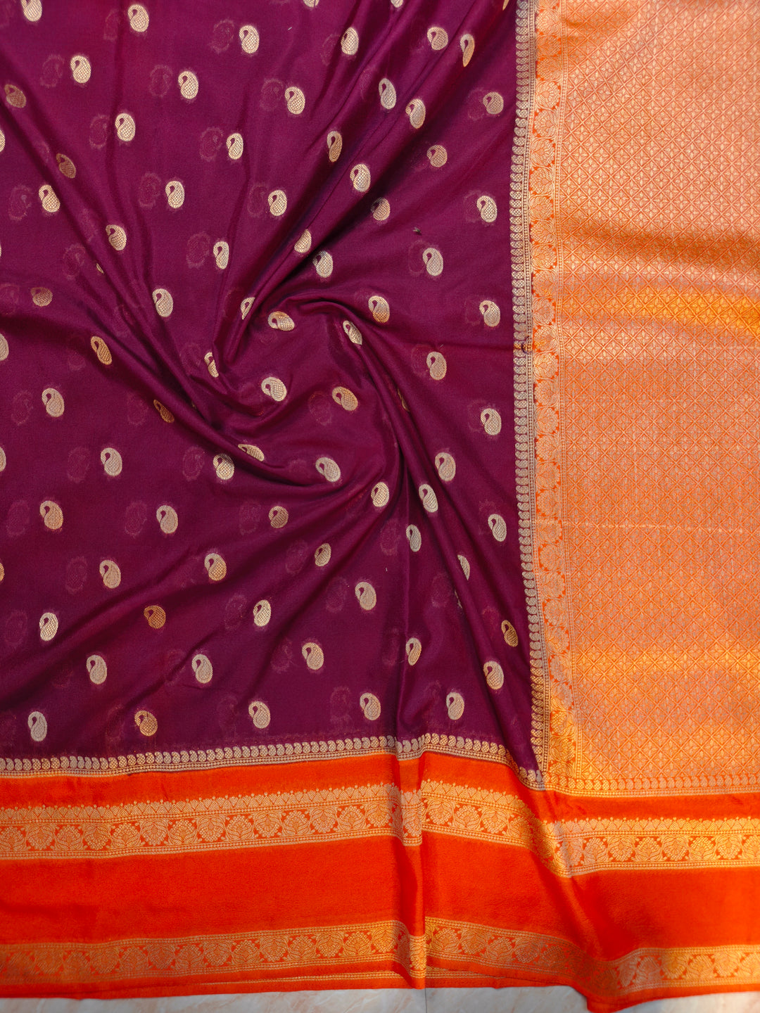 SEMI KHADDI GEORGETTE IN VINE WITH ORANGE BORDER