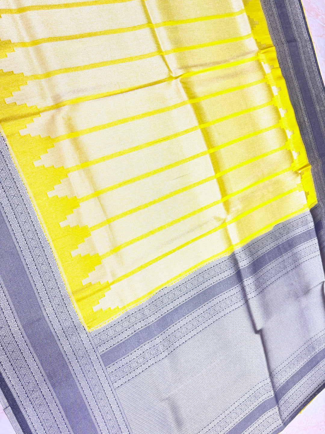 SEMI SOFT SILK GIRAFFE ZARI WEAVE SAREE IN LEMON YELLOW SHADE