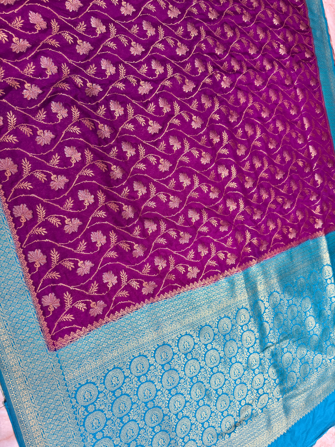 SEMI KHADDI GEORGETTE WITH ZARI MINA WEAVE IN MAGENTA WITH RAMA GREEN BORDER
