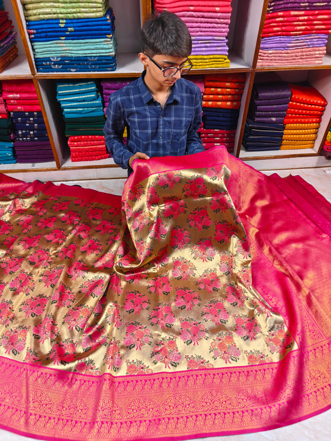 DHARAMVARAM ALFI IN GOLD WITH FLORAL ROSE DESIGNS WITH RANI BORDER